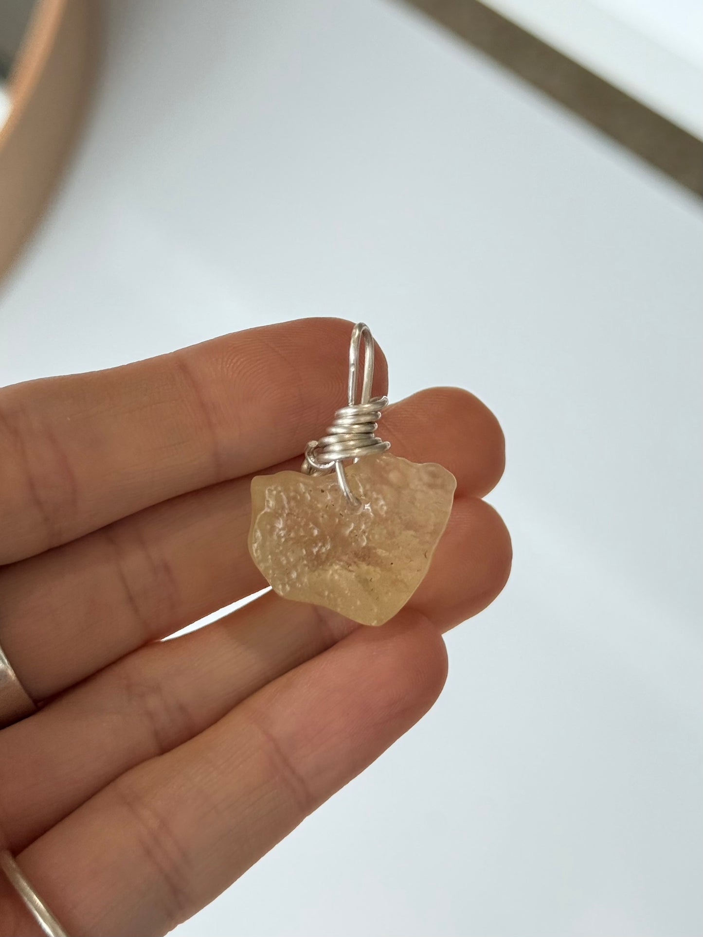 Lybian Desert Glass ( Silver 925 Wire )