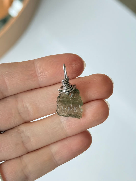 Moldavite Pendant ( Silver 925 Wire )