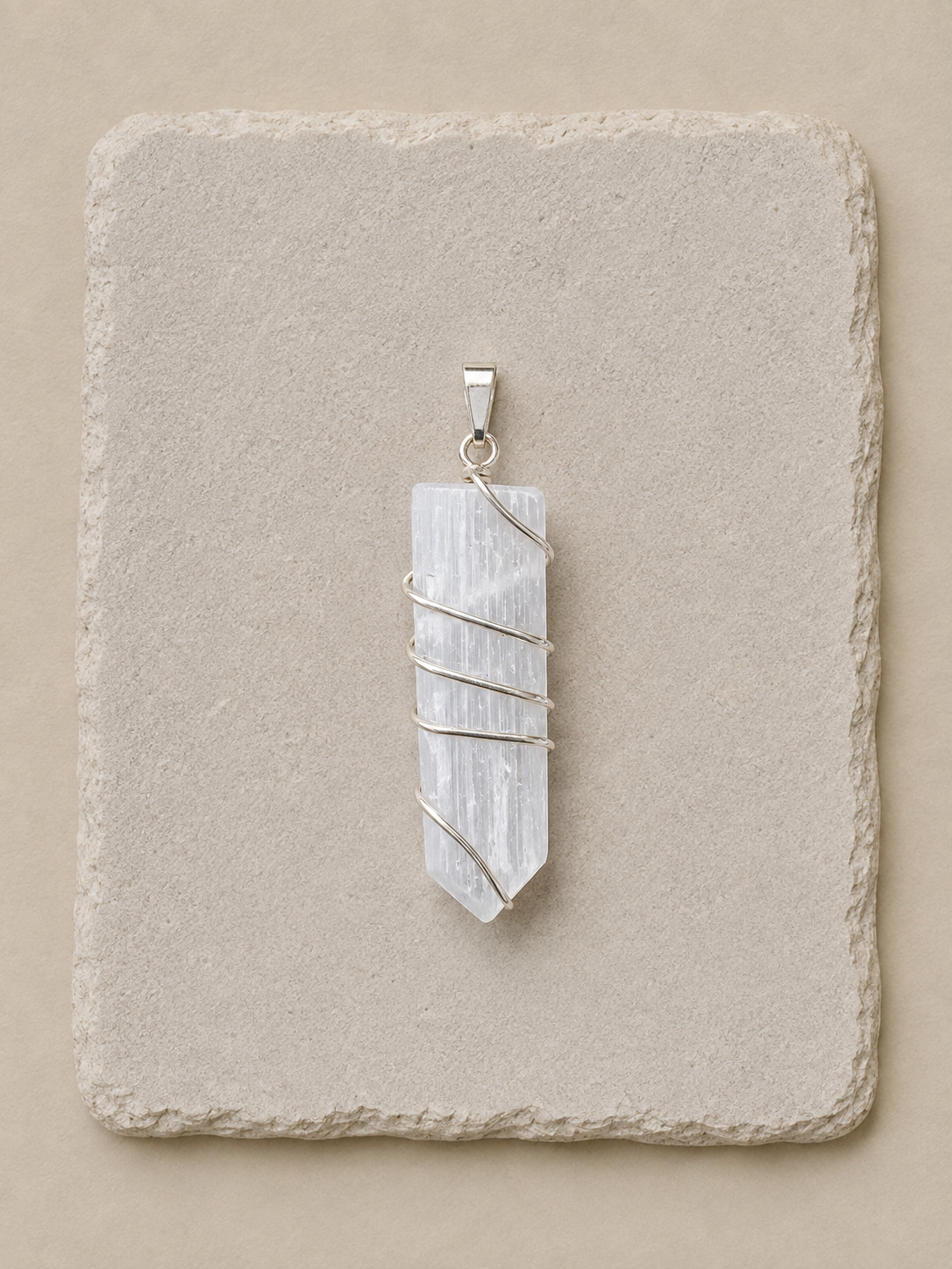 Selenite Pendant | Pendant de Selenita