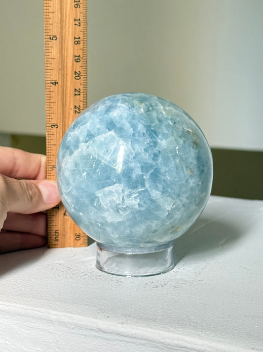 Blue Calcite Sphere / Esfera de Calcita Azul