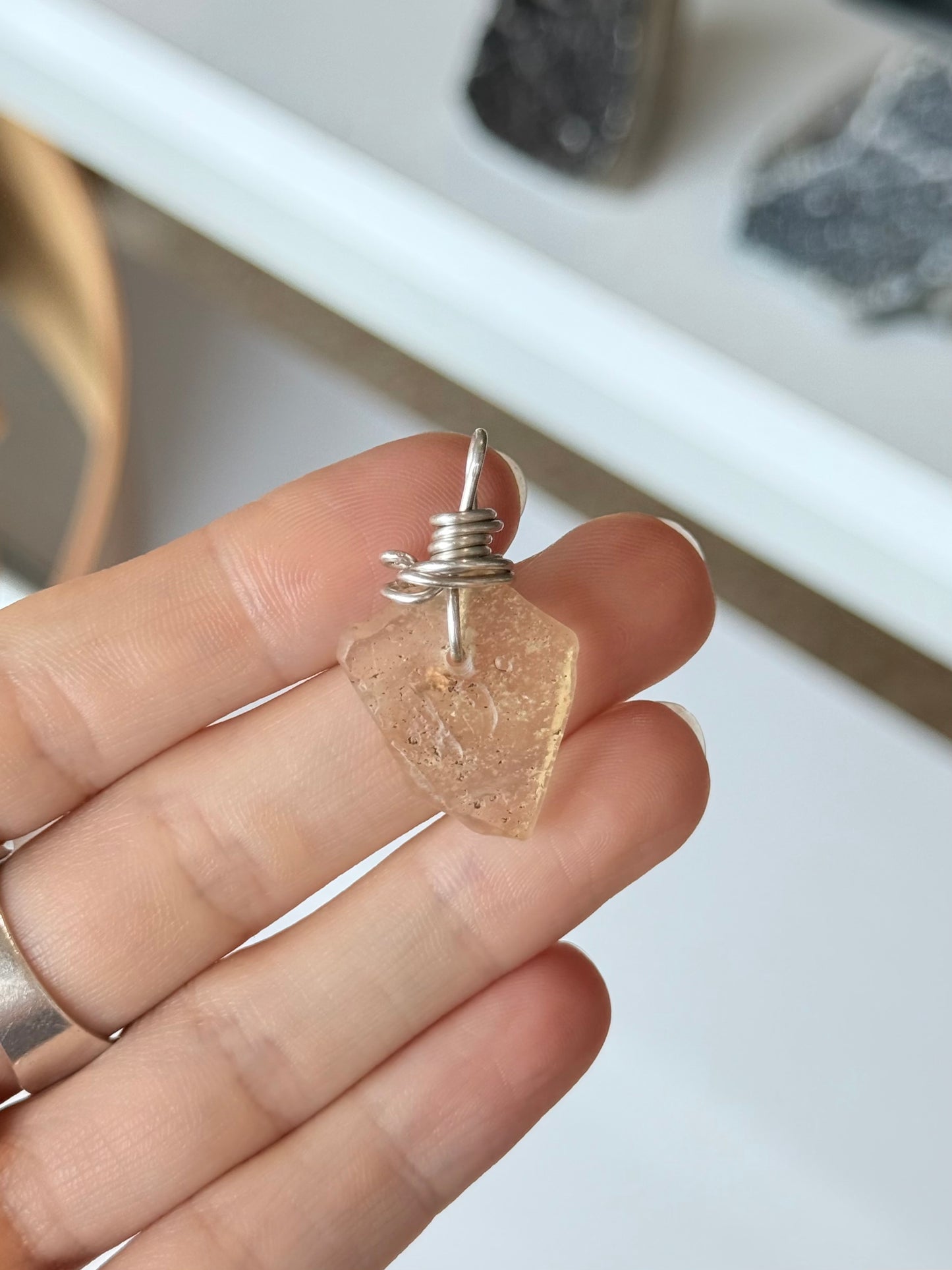 Lybian Desert Glass ( Silver 925 Wire )