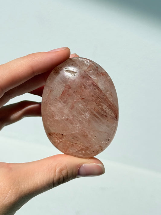 Piedra de mano Cuarzo Hematoide | Hematoid Quartz Palm Stone
