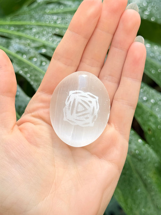 Selenite Palm Stone ( Muladhara )