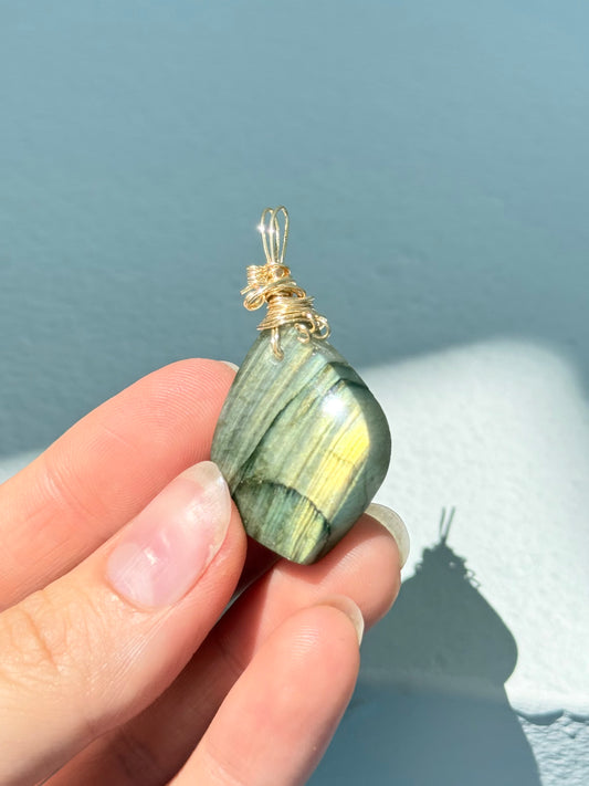 Labradorite Pendant