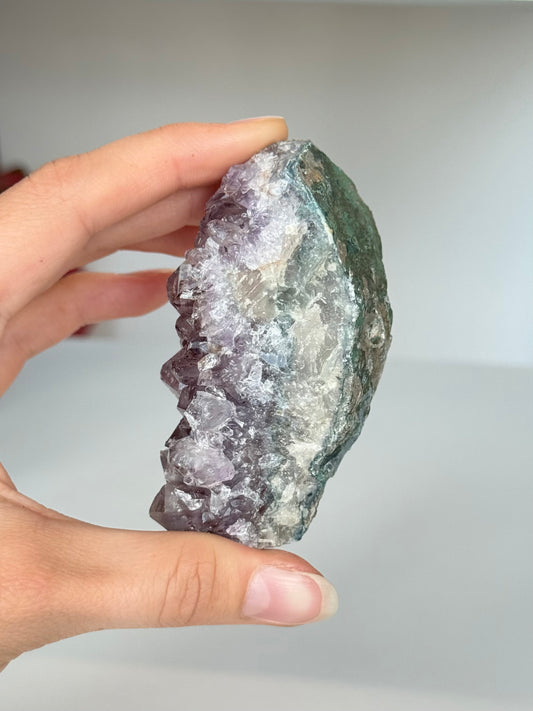 Small Amethyst Cluster / Clúster Pequeño de Amatista