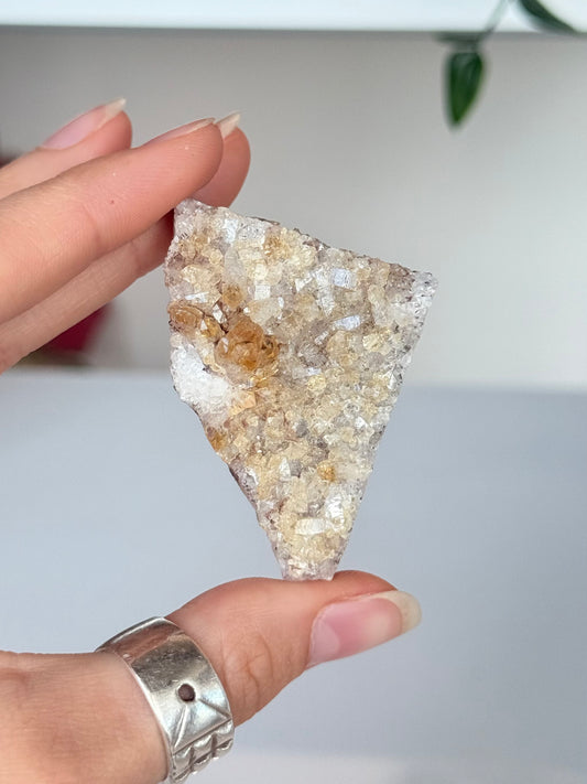 Mini Citrine Cluster (Heat-Treated) / Mini Clúster de Citrino (Tratado con Calor)