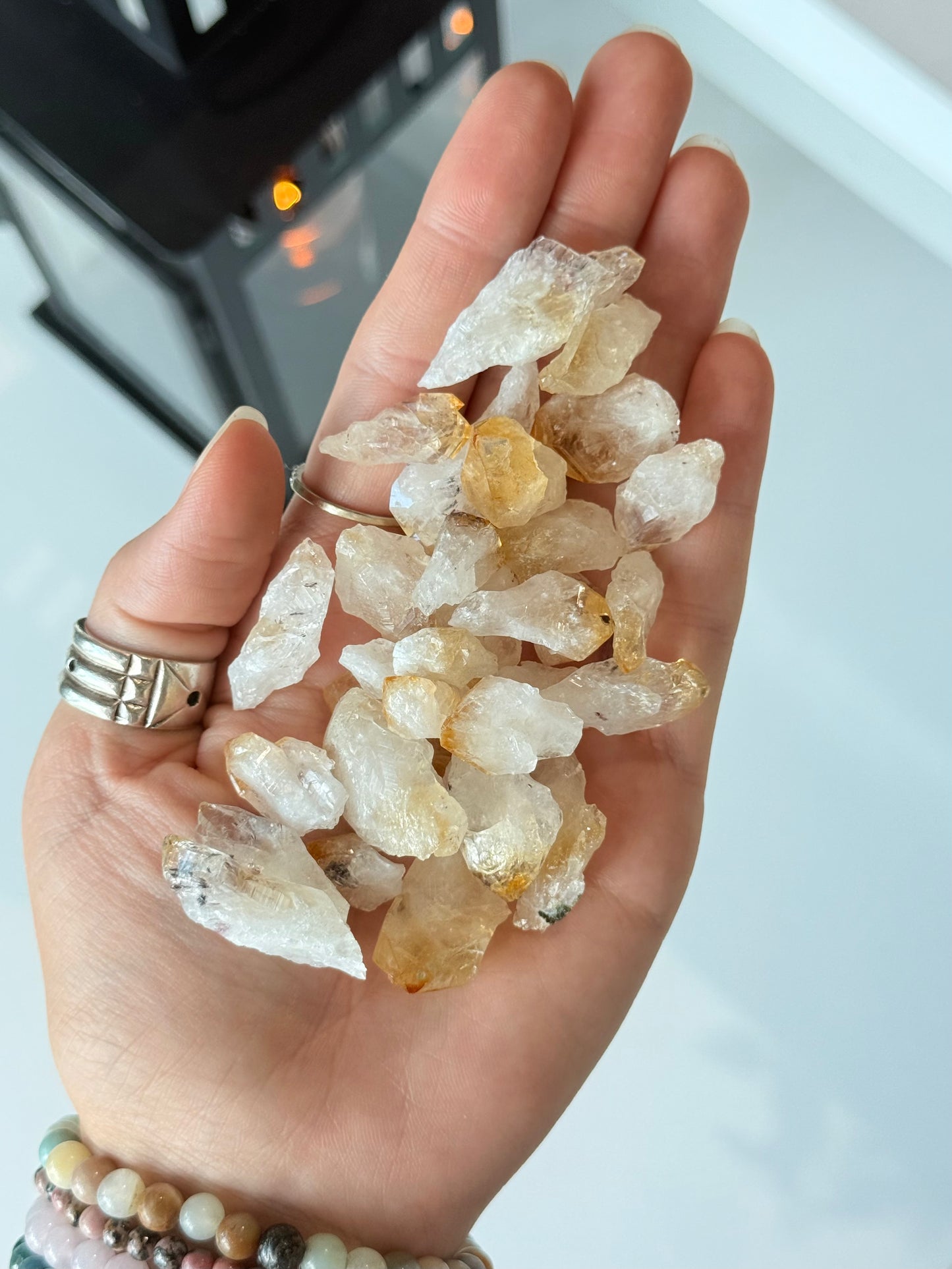 Raw Citrine Points (Heat-Treated) / Puntas de Citrino en Bruto (Tratadas con Calor)