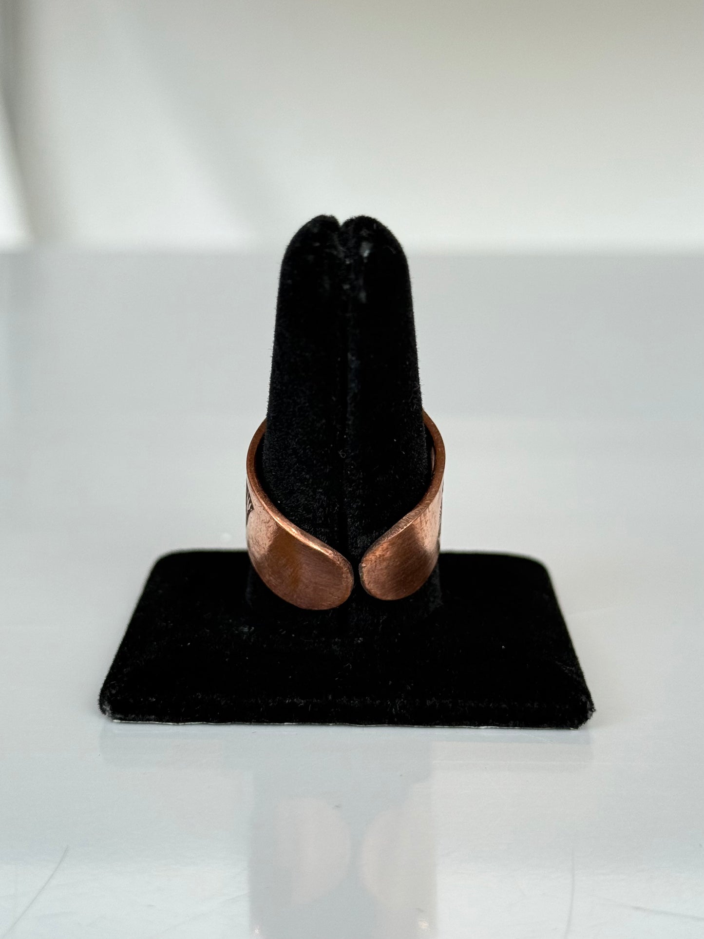 Egyptian Symbol Adjustable Copper Ring / Sortija Ajustable de Cobre con Símbolo Egipcio