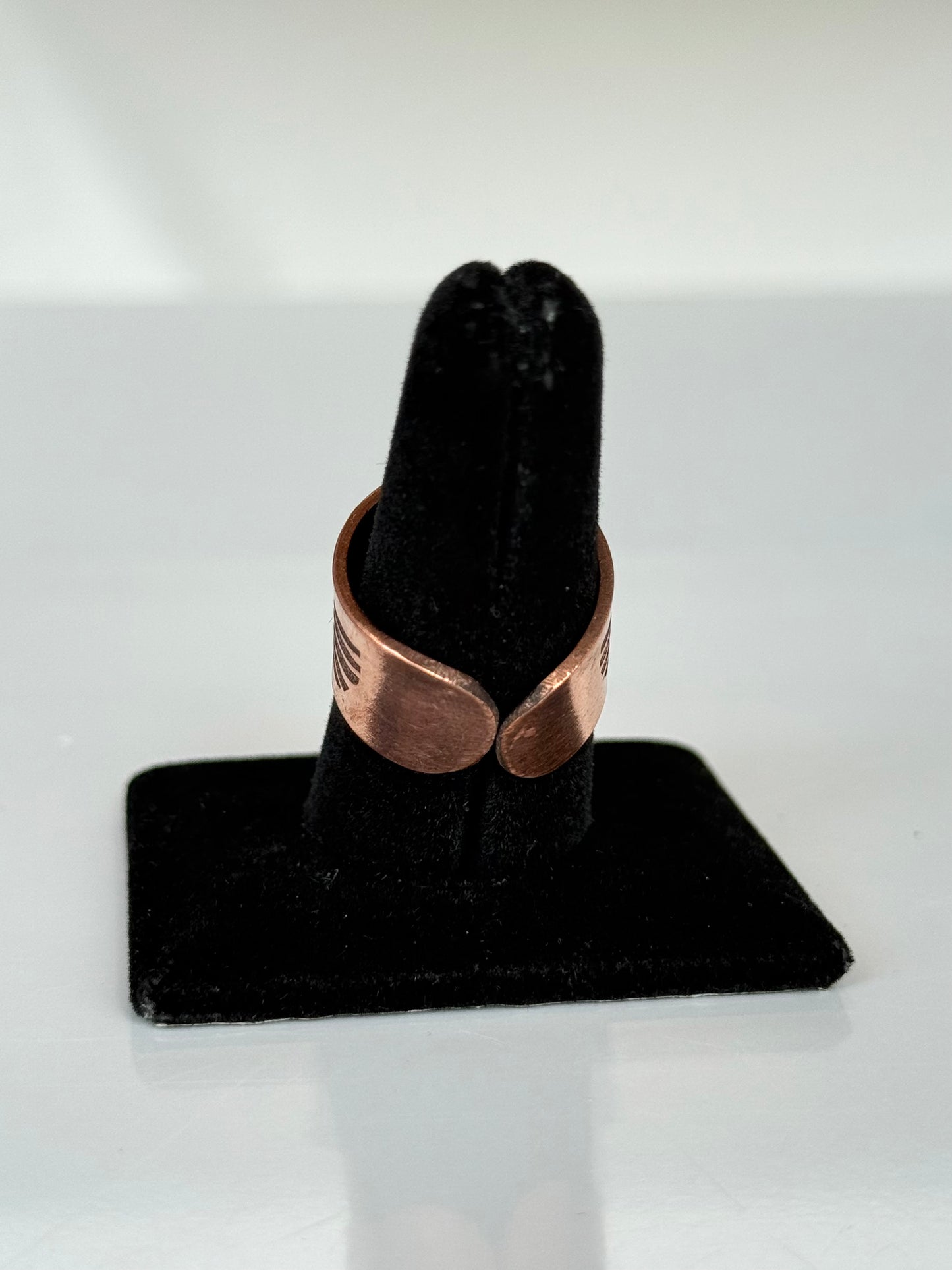 Egyptian Symbol Adjustable Copper Ring / Sortija Ajustable de Cobre con Símbolo Egipcio