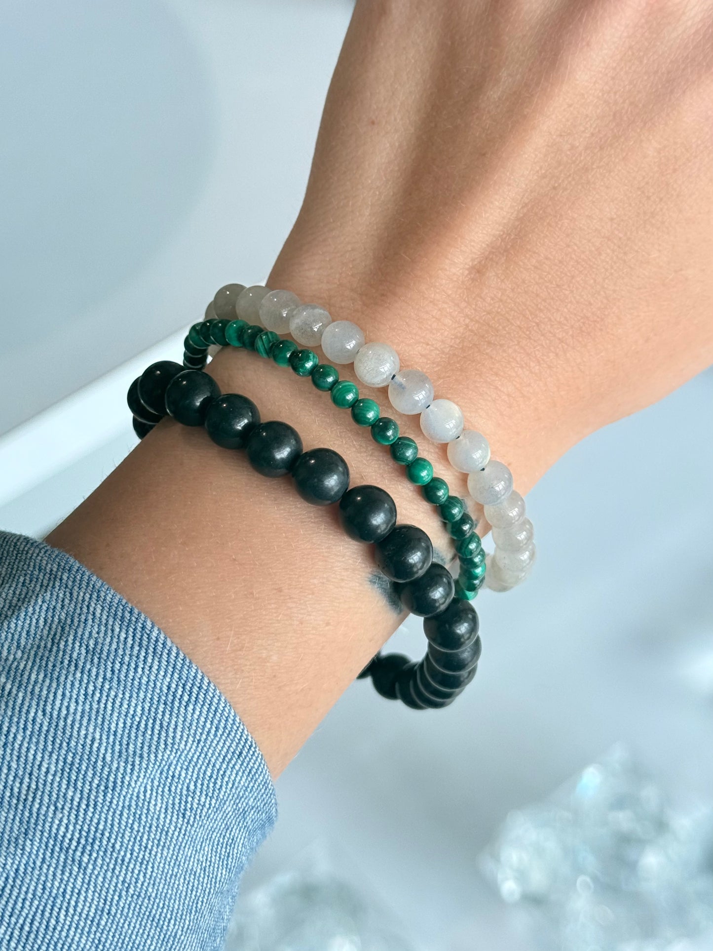 Set de Pulseras para la Energía de la Ansiedad – Malaquita 4 mm, Labradorita 7 mm y Shungita 8 mm