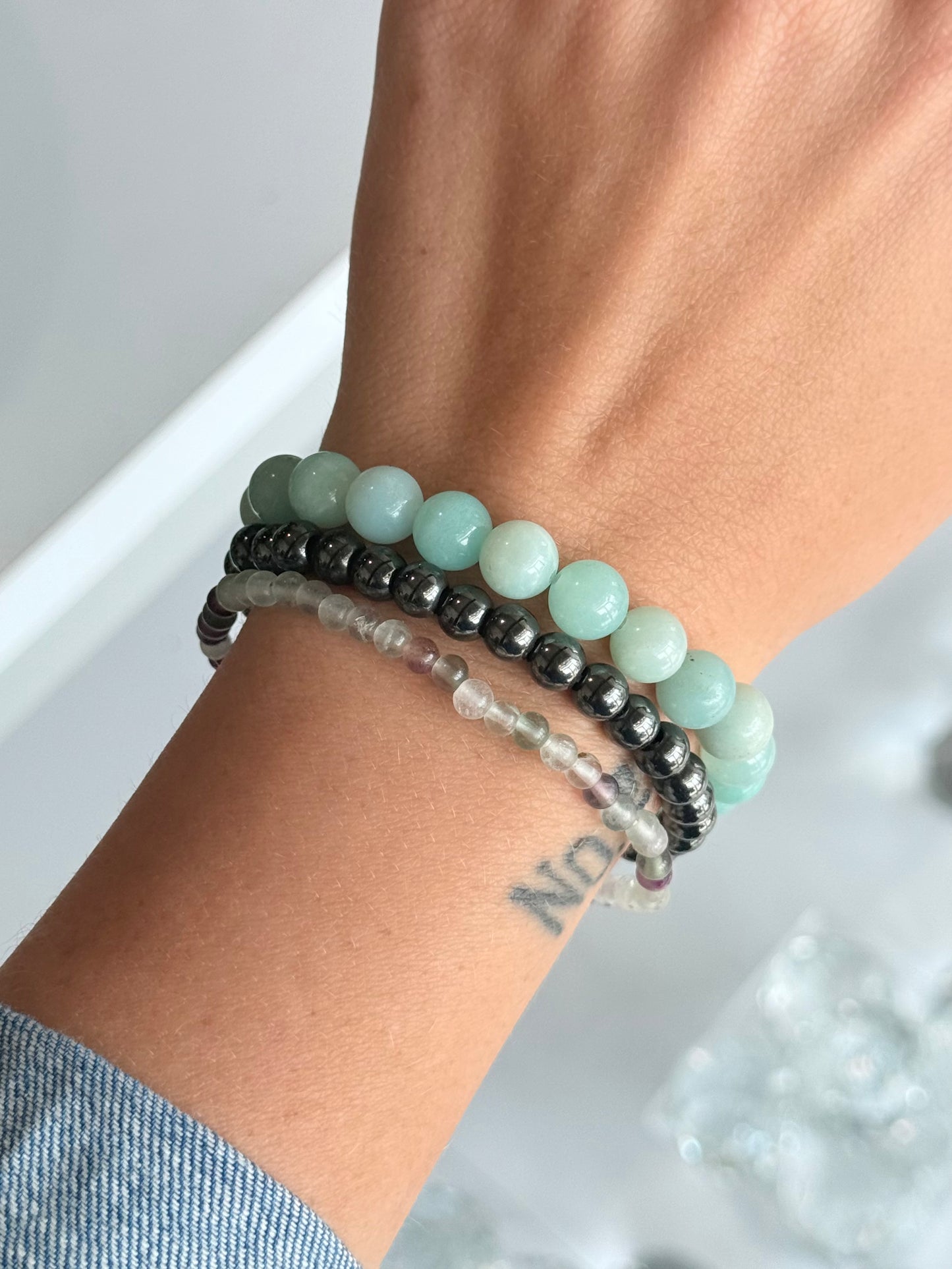 Set de Pulseras para la Energía de la Ansiedad – Amazonita 8 mm, Hematita 6 mm y Fluorita 4 mm