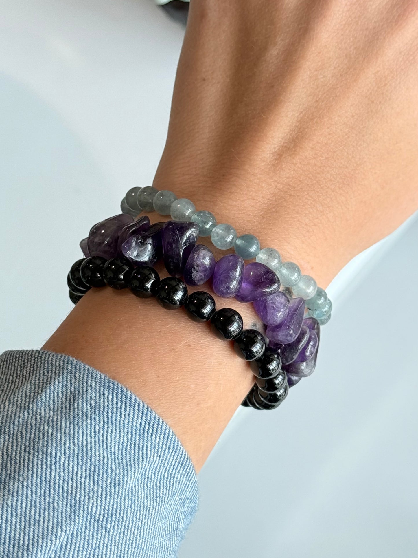Set de Pulseras para la Energía de la Ansiedad – Amatista Chips, Aguamarina 6 mm y Turmalina Negra 8 mm