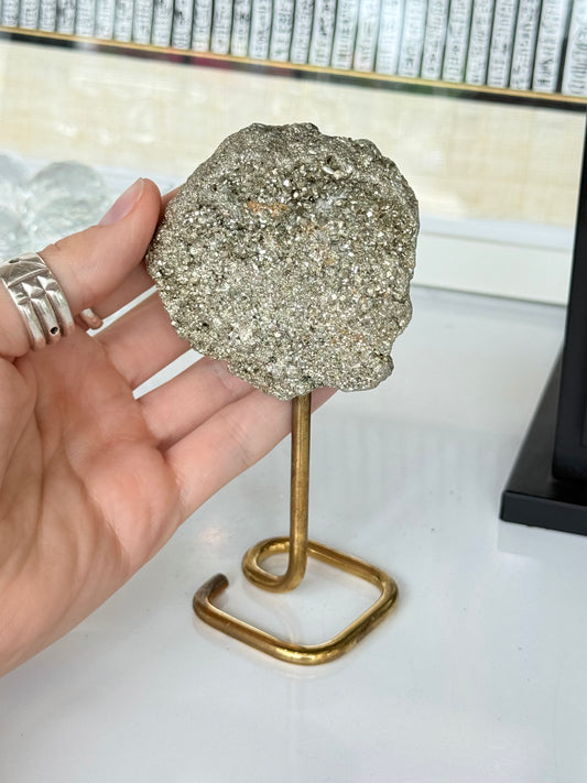 Raw Pyrite on Gold Stand / Pirita en Bruto sobre Base Dorada