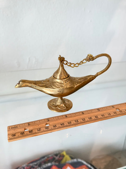 Egyptian Brass Genie Lamp | Lámpara del Genio Egipcia de Latón