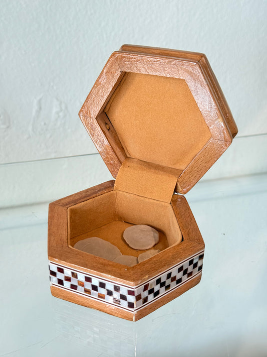 Egyptian Mother of Pearl Box with Ankh | Cofre Egipcio de Madre Perla con Ankh