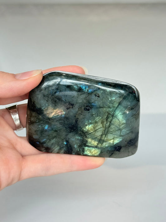 Labradorite Freeform ( Madagascar )