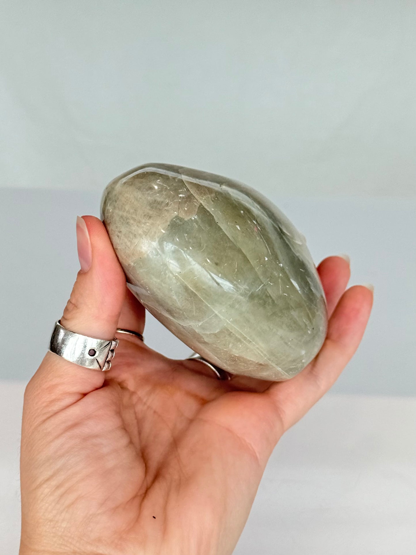 Green Moonstone Heart ( Madagascar )