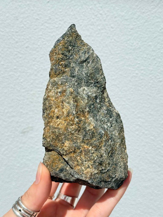 Nuummite Raw Stone ( Groenlandia )