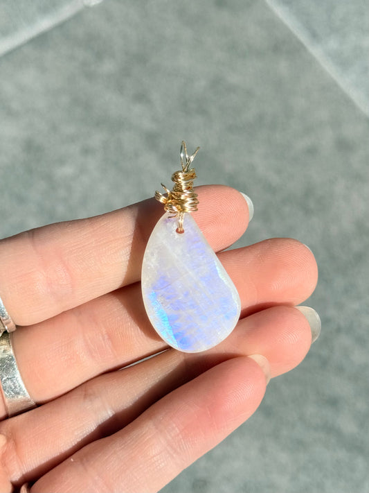 Moonstone Pendant ( Silver 925 platted Gold Wire )