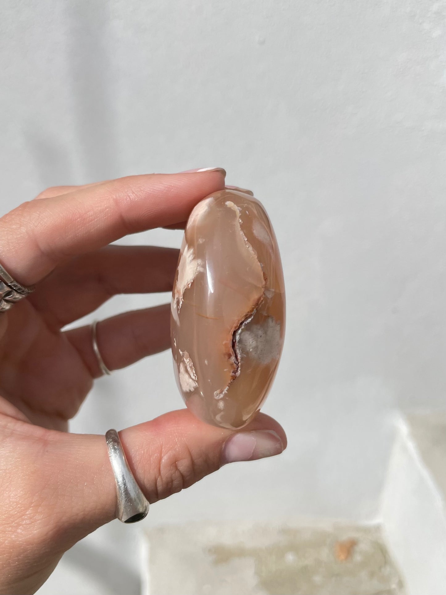 Flower Agate Palm Stone – Healing and Inner Growth