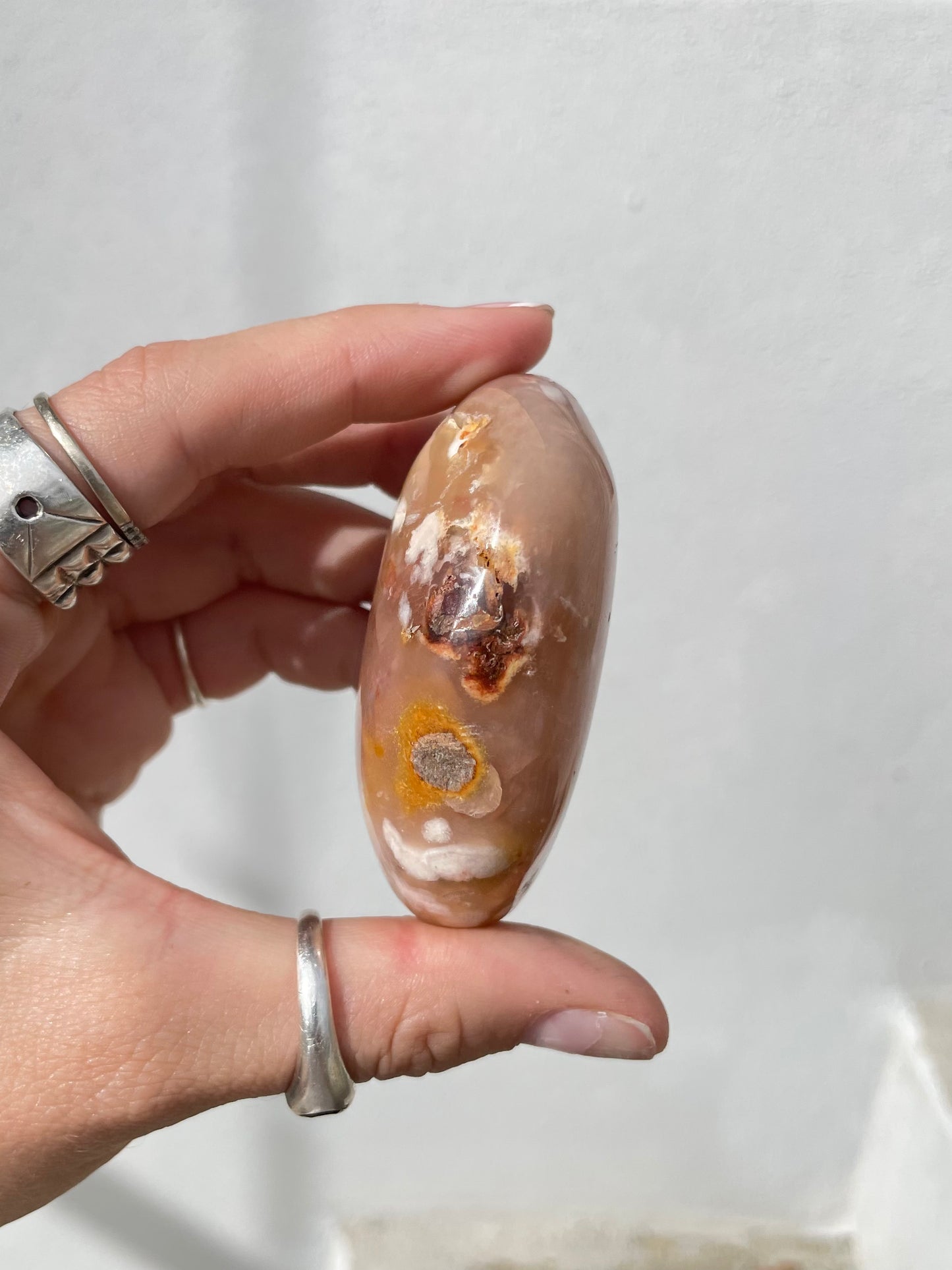 Flower Agate Palm Stone – Healing and Inner Growth