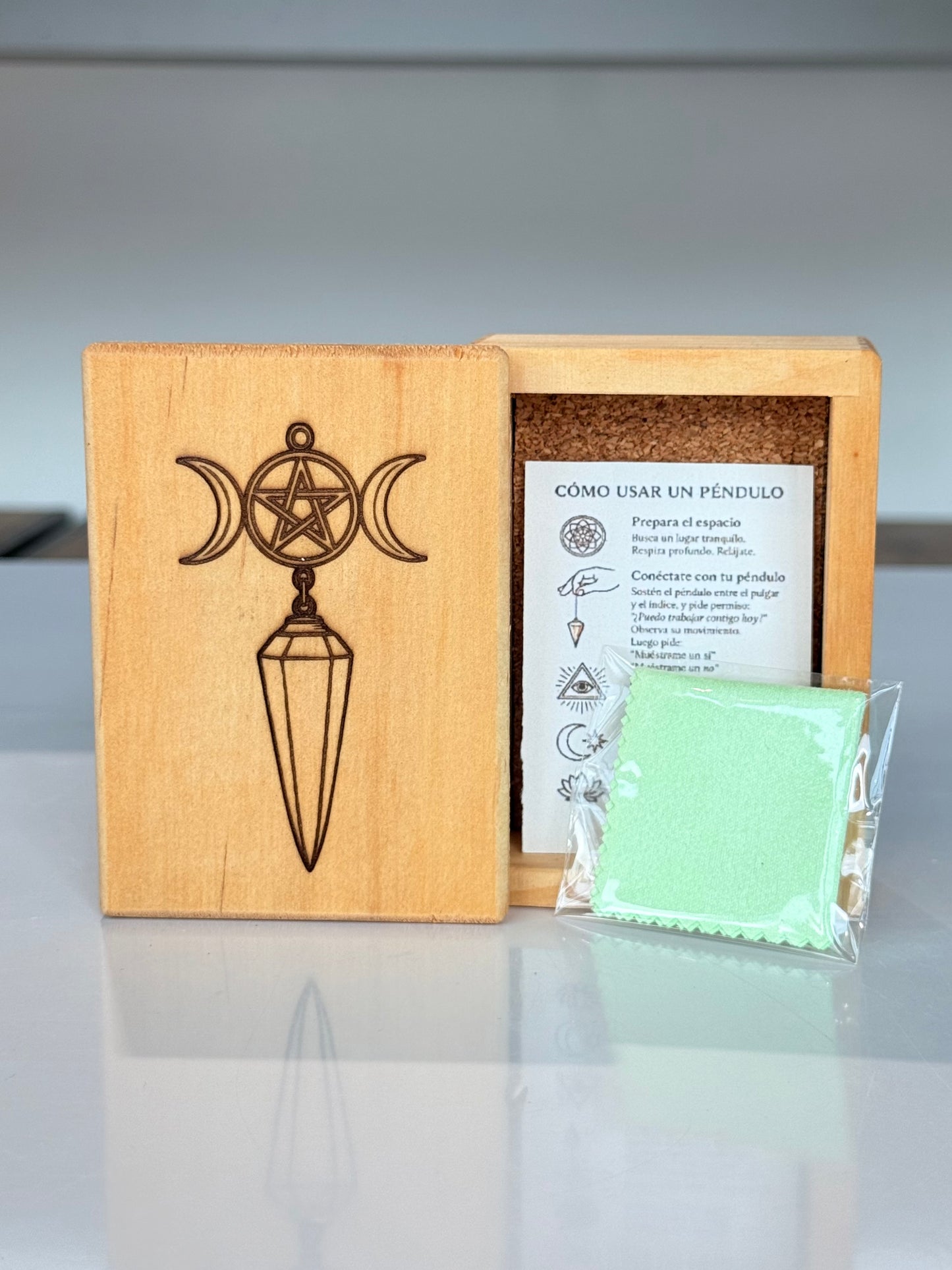 Green Aventurine Pendulum ( Wood Box Included )