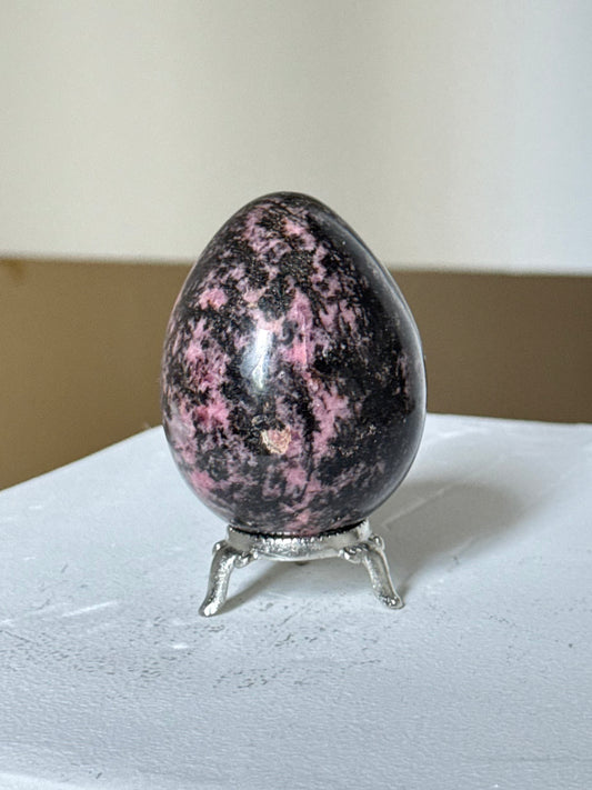 Rhodonite Egg / Huevo de Rodonita
