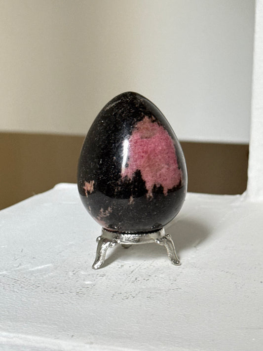 Rhodonite Egg / Huevo de Rodonita