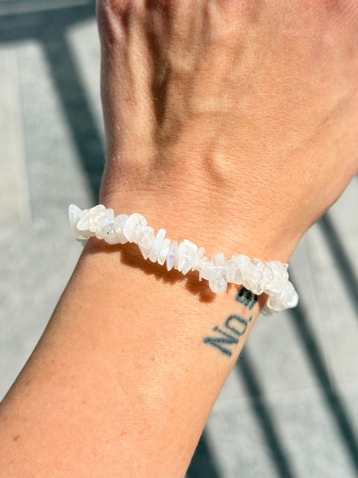 Pulsera de Piedra Luna Arcoíris en Chips | Rainbow Moonstone Chip Bracelet