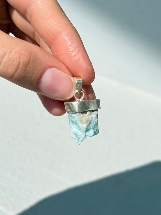 Colgante de larimar natural en plata 925 | Natural Larimar Pendant in 925 Sterling Silver