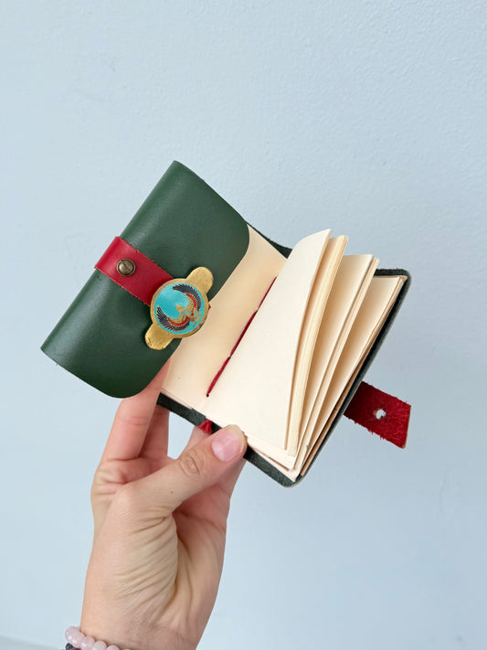 Diario de Piel Verde con Diosa Isis – Libro de Sombras y Grimorio | Green Leather Journal with Goddess Isis – Book of Shadows & Grimoire