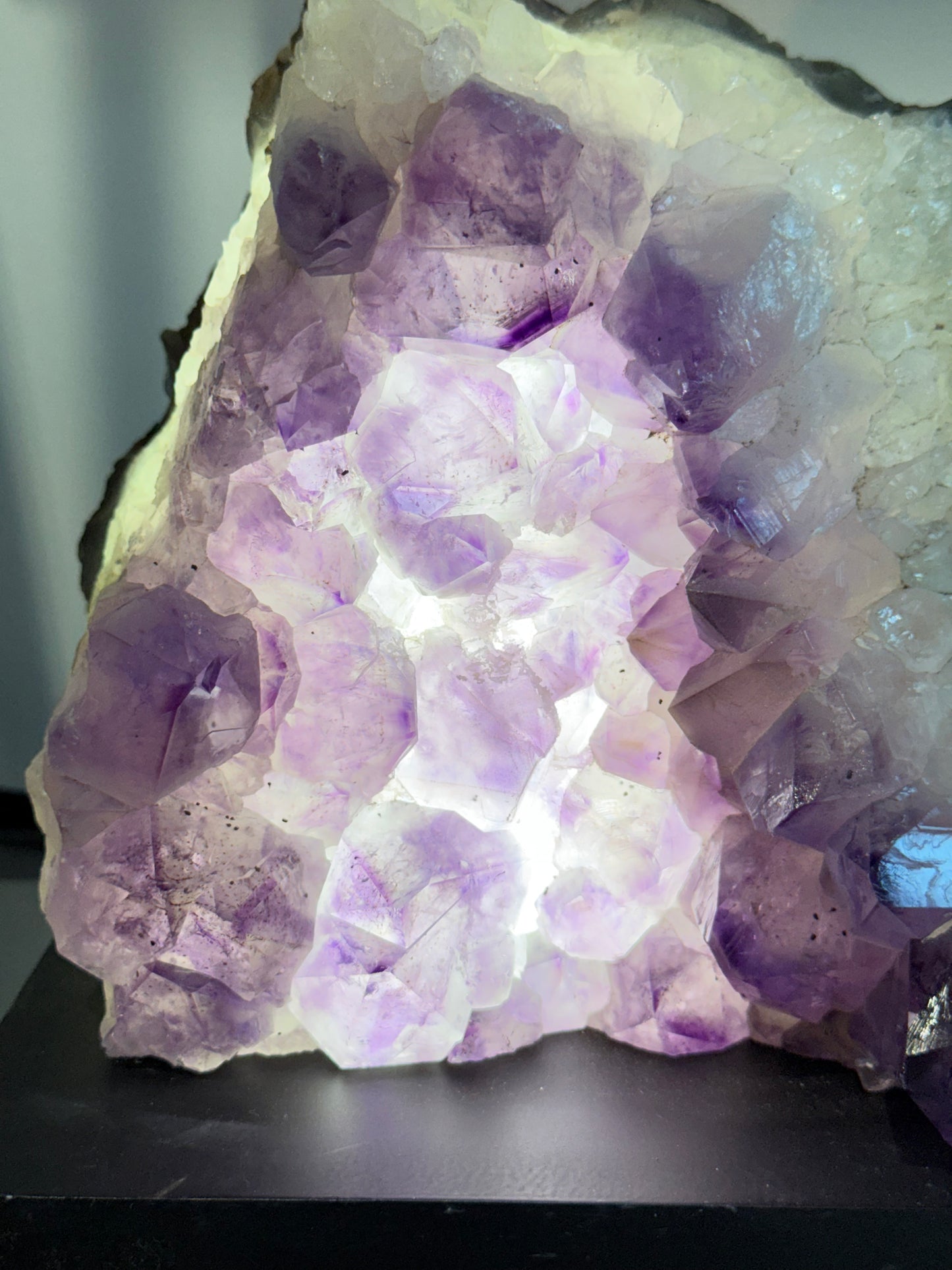 Amethyst Cluster Lamp — Calm, Clarity & Elevated Spaces