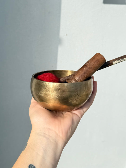 7 Metal Singing Bowl ( Note C Sacral Chakra ) 4”