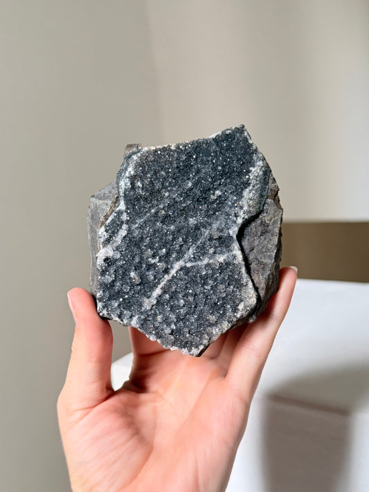 Black Amethyst Cluster / Amatista Negra Cluster