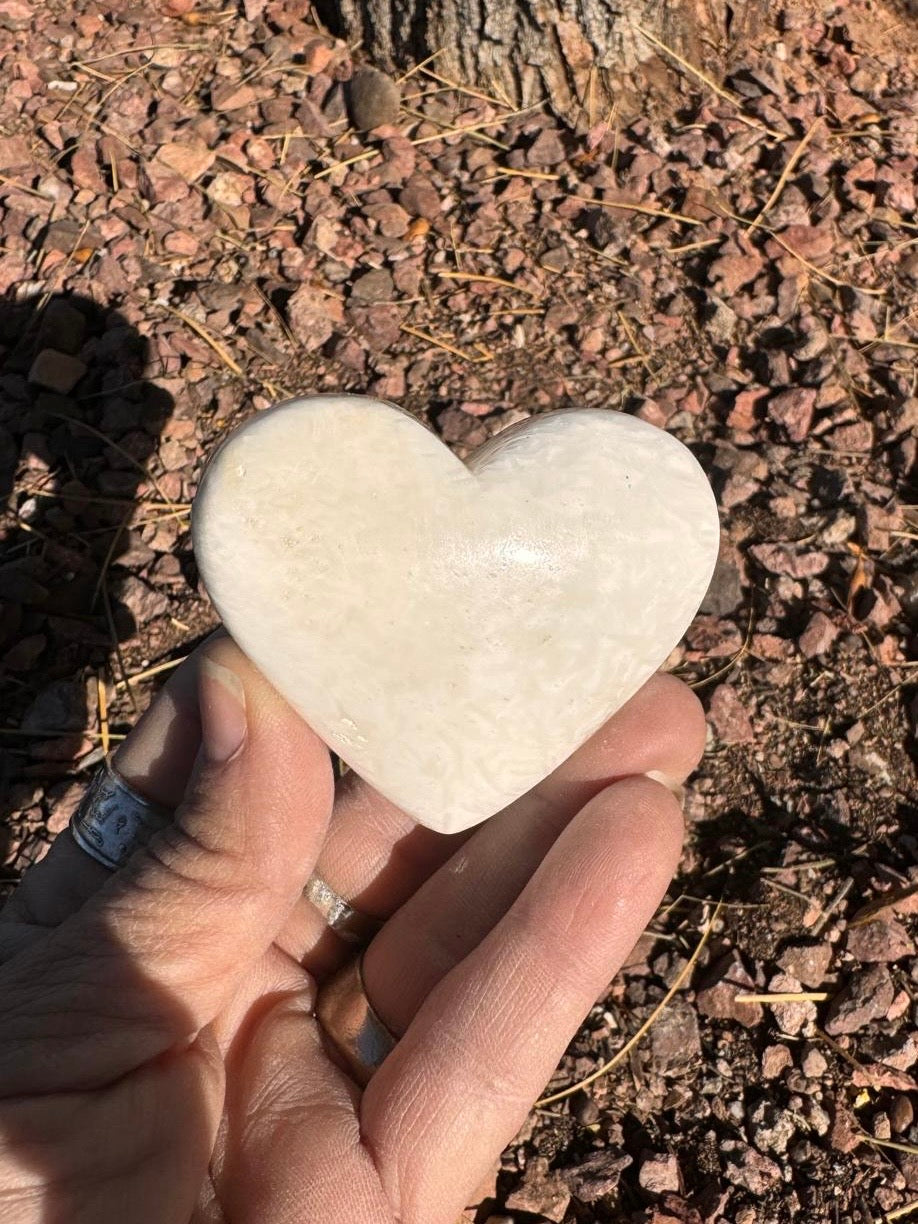 Scolecite Heart