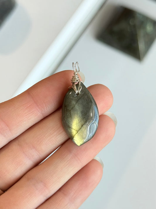 Labradorite Pendant