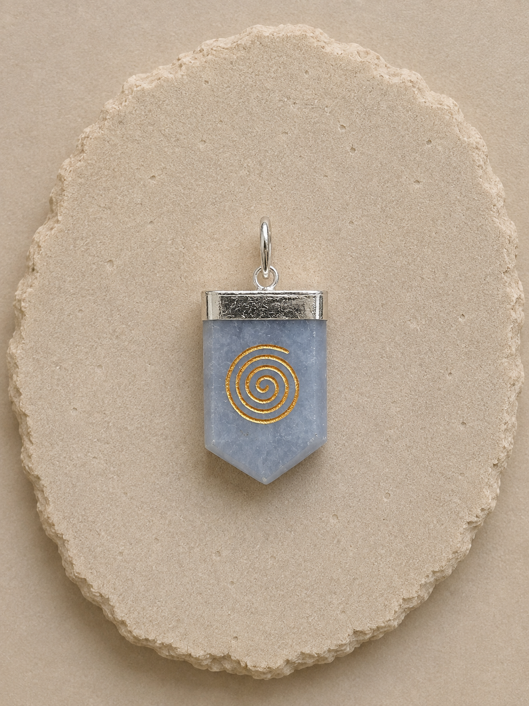 Angelite Pendant with Spiral Engraving | Pendant de Angelita con Espiral Grabado