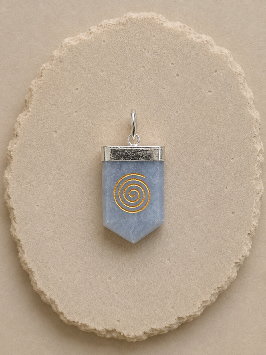 Angelite Pendant with Spiral Engraving | Pendant de Angelita con Espiral Grabado