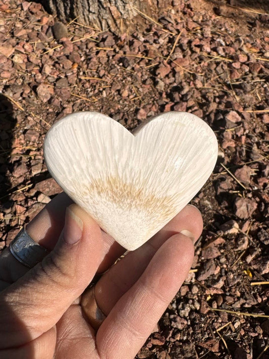 Scolecite Heart