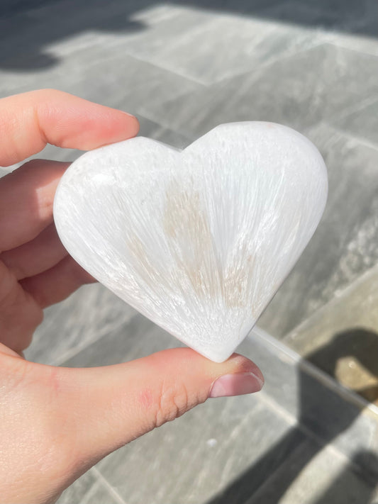 Scolecite Heart