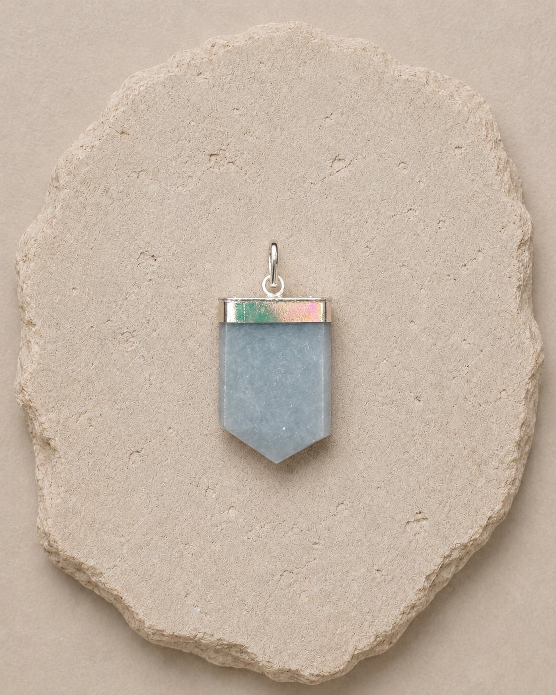 Angelite Pendant with Spiral Engraving | Pendant de Angelita con Espiral Grabado
