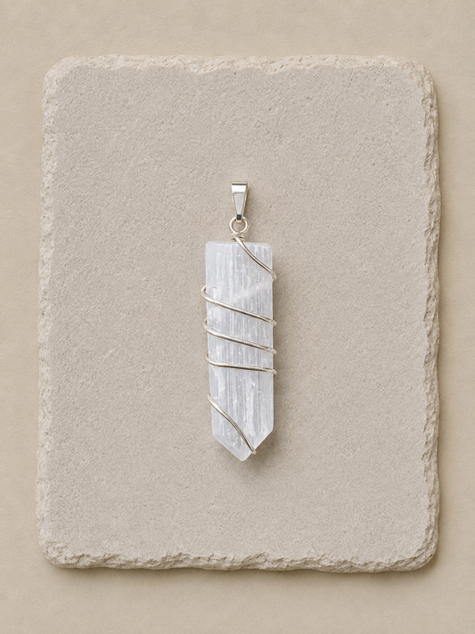 Selenite Pendant | Pendant de Selenita