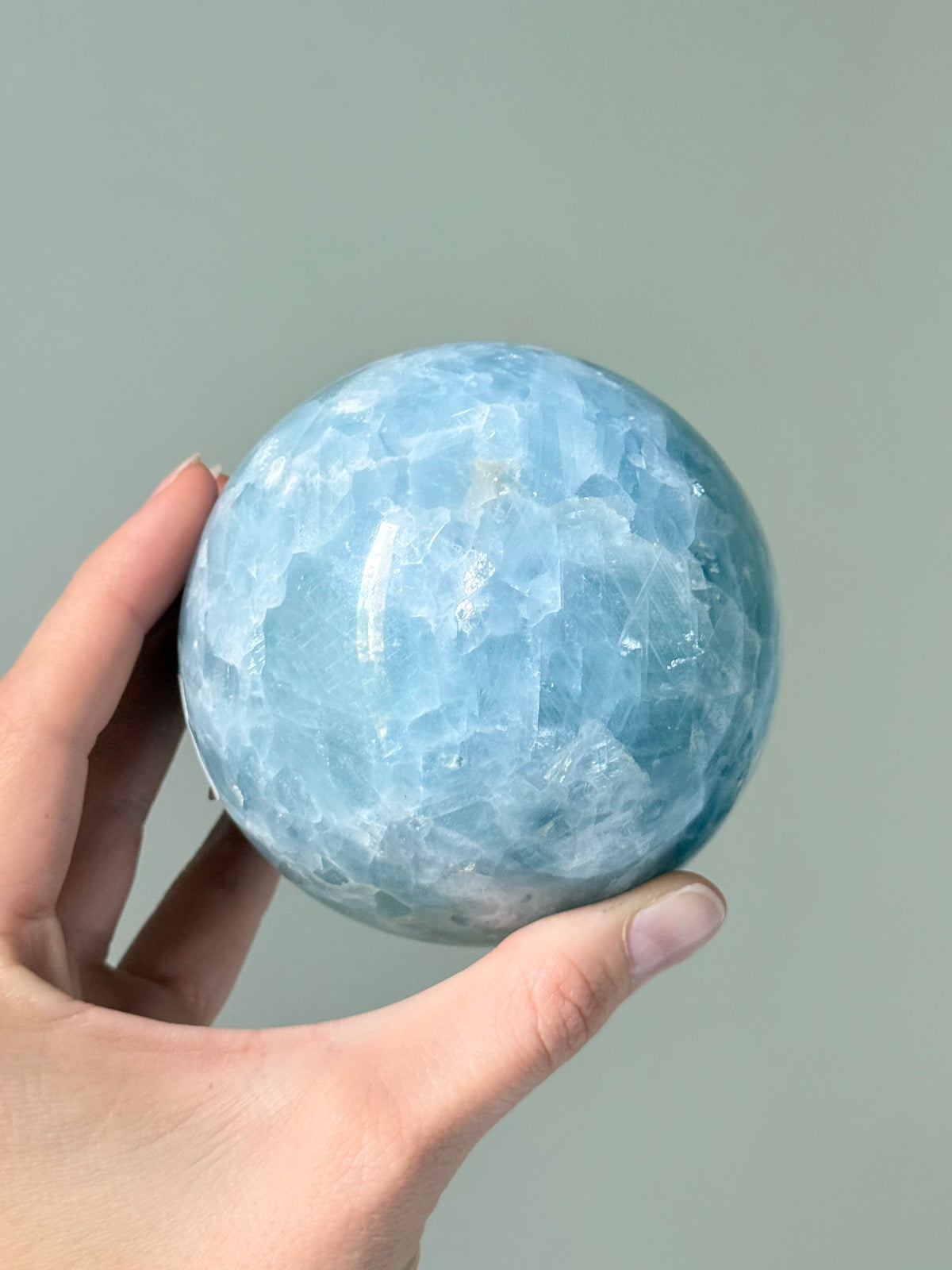 Blue Calcite Sphere / Esfera de Calcita Azul