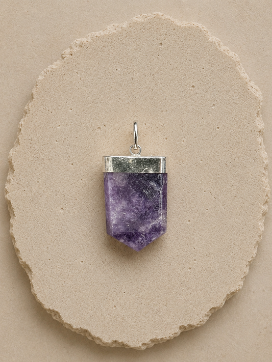 Lepidolite Pendant with Spiral Engraving | Pendant de Lepidolita con Espiral Grabado