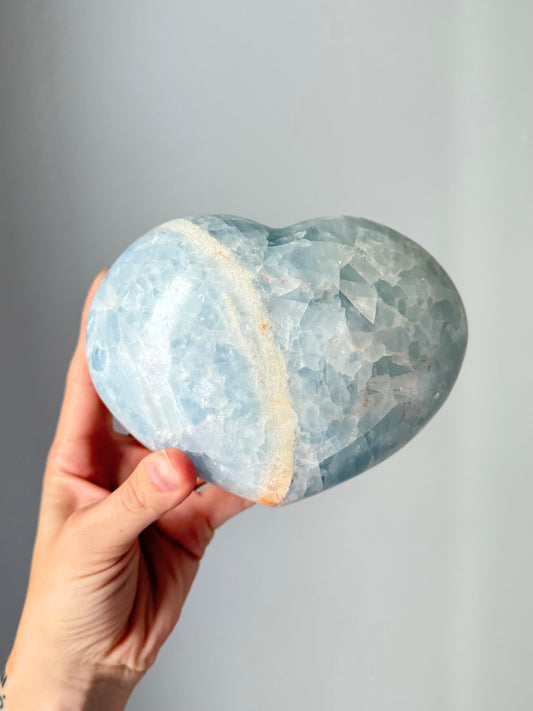 Blue Calcite Heart / Corazón de Calcita Azul