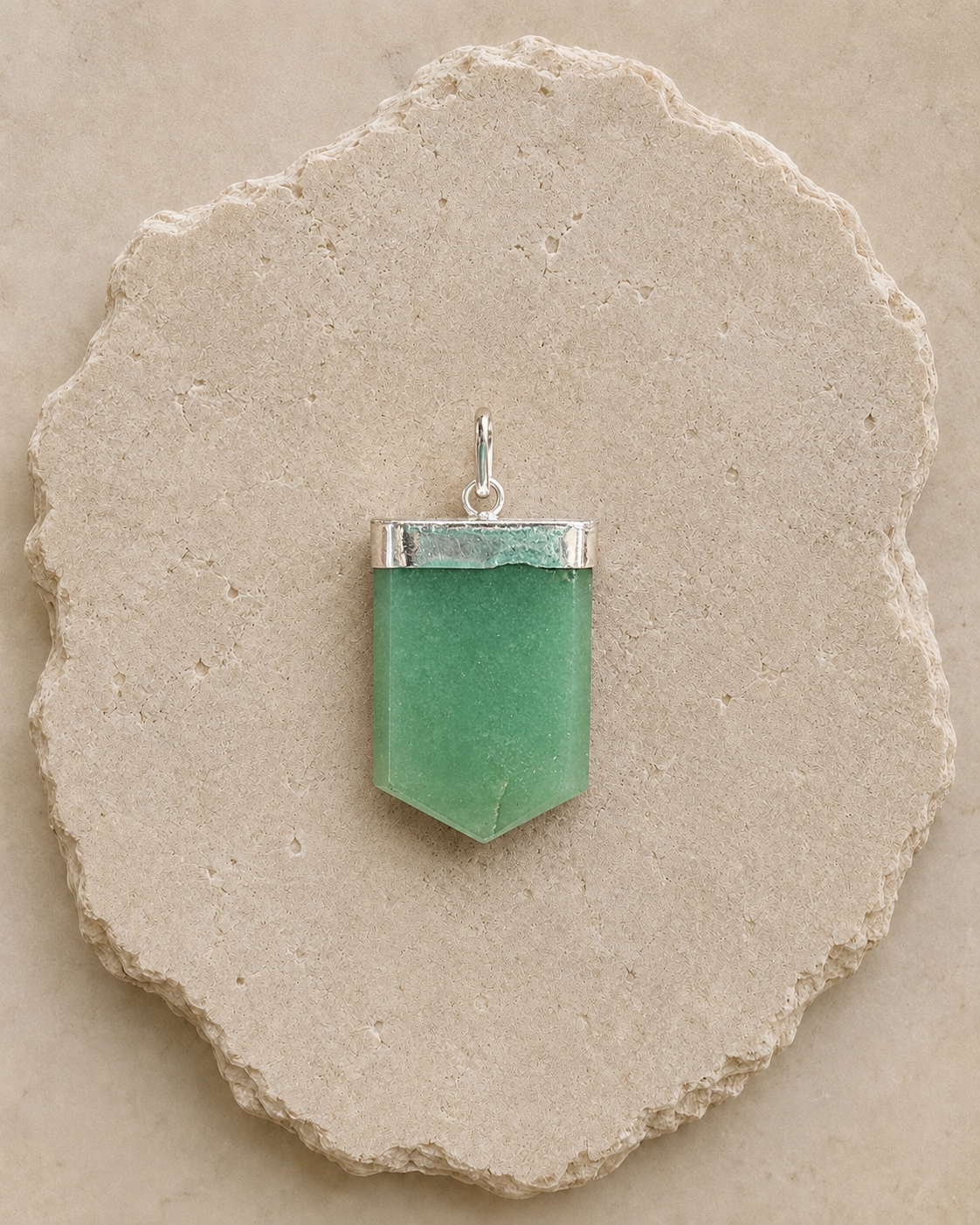 Green Aventurine Pendant with Spiral Engraving | Pendant de Aventurina Verde con Espiral Grabado