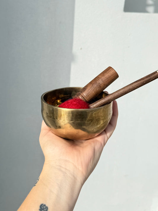 7 Metal Singing Bowl ( Note C Sacral Chakra ) 4”