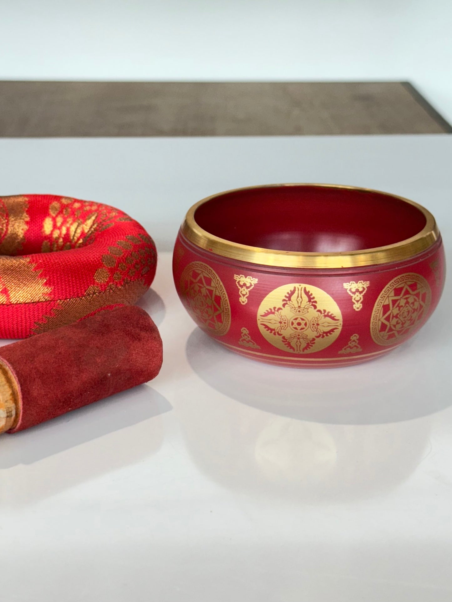 Red Sining Bowl Brass