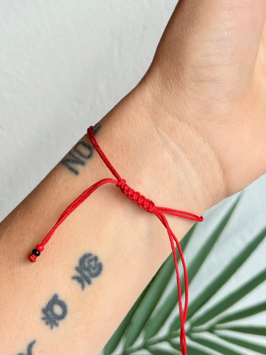 Azabache & Red string Bracelet