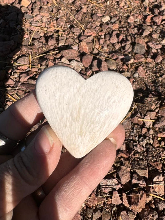 Scolecite Heart